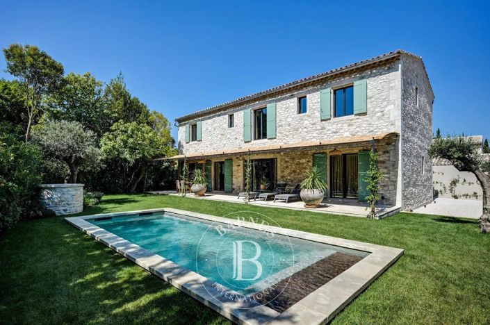 Image No.2-4 Bed House for sale