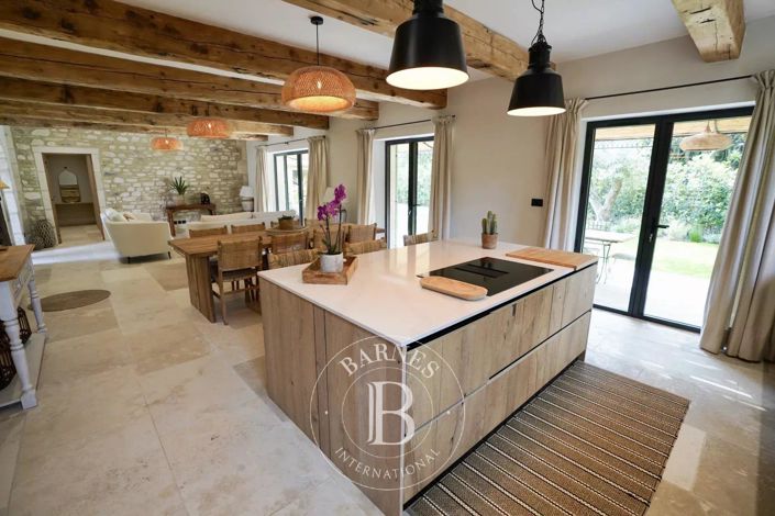 Image No.3-4 Bed House for sale