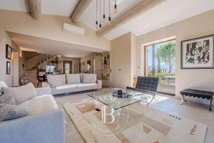 Image No.10-5 Bed House for sale