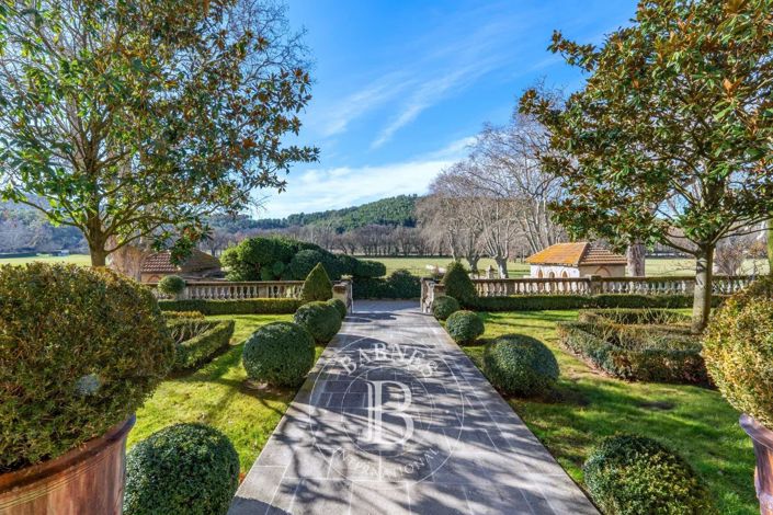 Image No.3-6 Bed House for sale