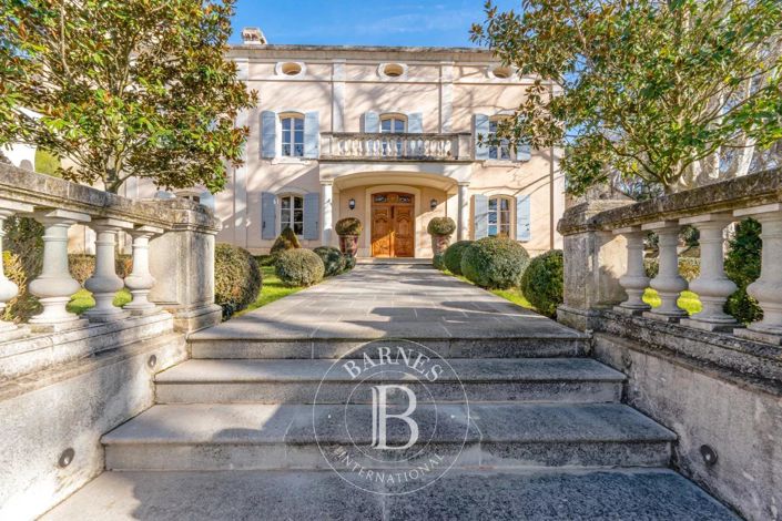 Image No.5-6 Bed House for sale