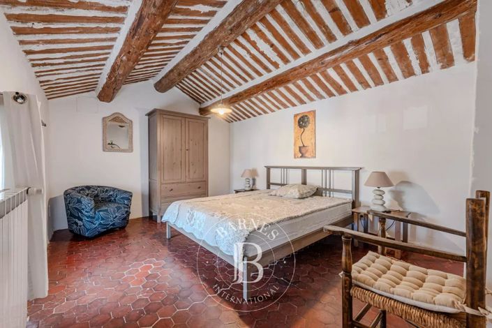 Image No.20-9 Bed House for sale