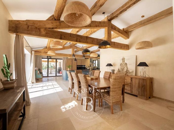 Image No.6-6 Bed House for sale