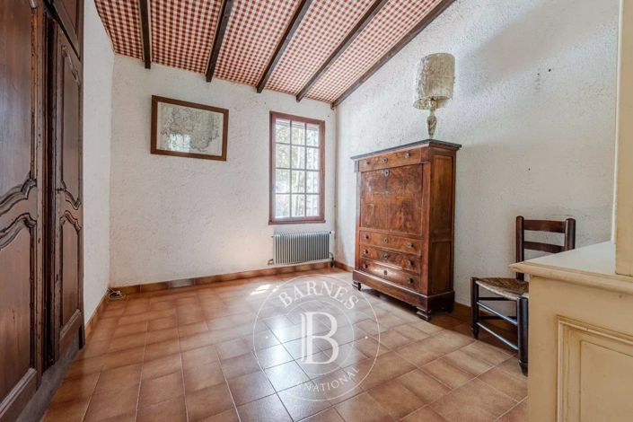 Image No.16-4 Bed House for sale