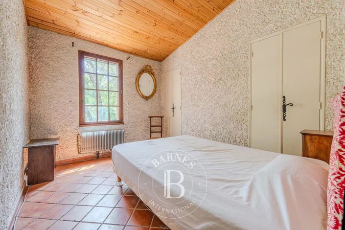 Image No.18-4 Bed House for sale