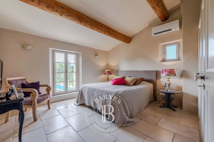 Image No.9-5 Bed House for sale