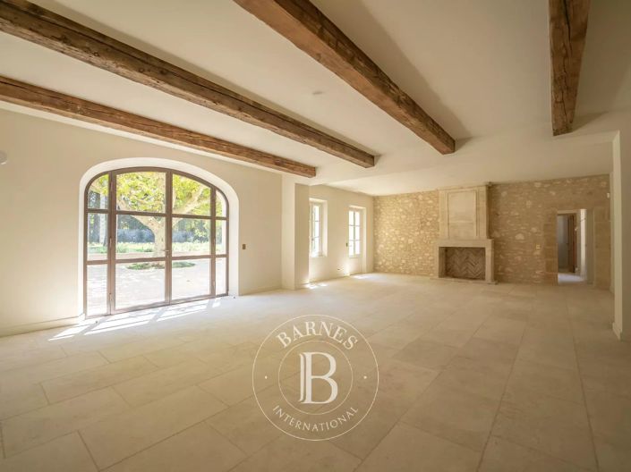 Image No.10-6 Bed House for sale