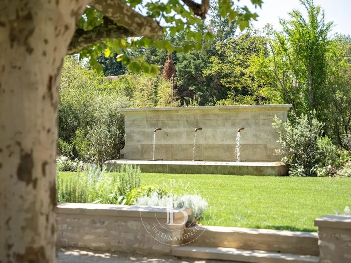 Image No.7-6 Bed House for sale