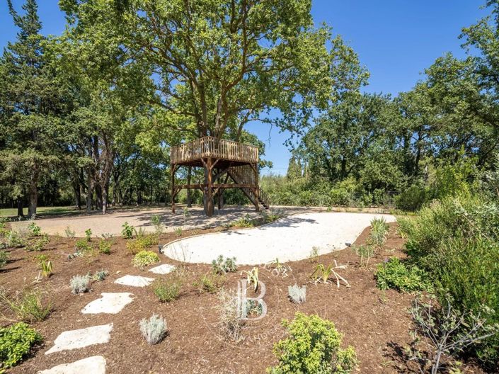 Image No.8-6 Bed House for sale