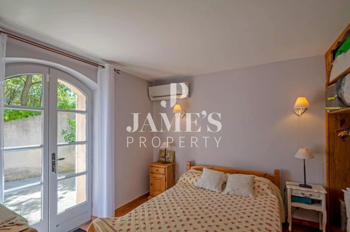 Image No.10-4 Bed House for sale