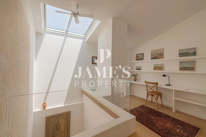 Image No.8-3 Bed House for sale