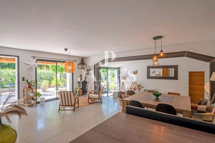 Image No.5-4 Bed House for sale