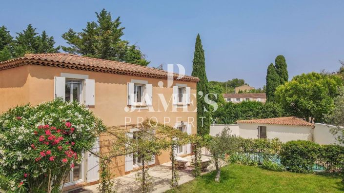 Image No.1-4 Bed House for sale