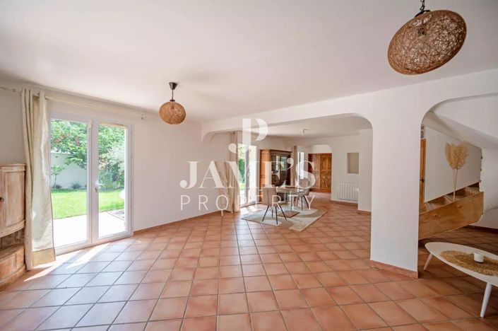 Image No.6-4 Bed House for sale