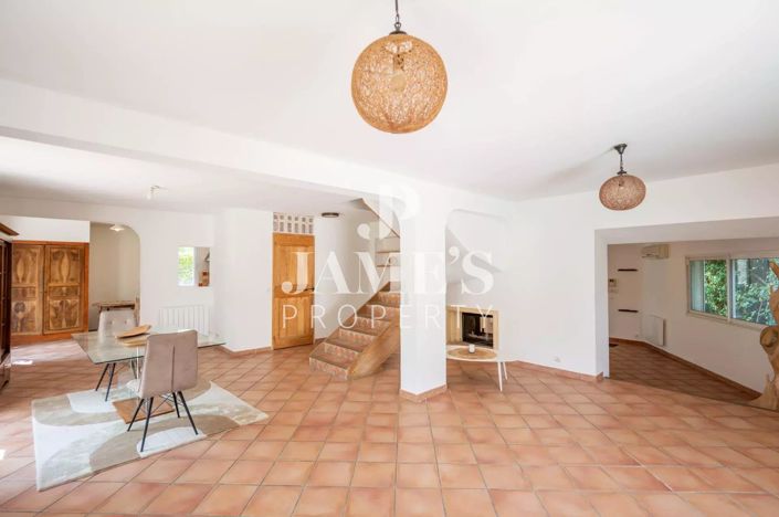 Image No.7-4 Bed House for sale