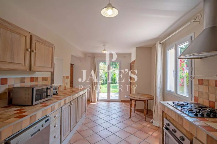 Image No.9-4 Bed House for sale