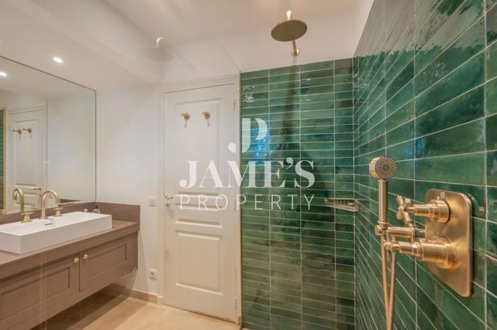 Image No.18-5 Bed House for sale