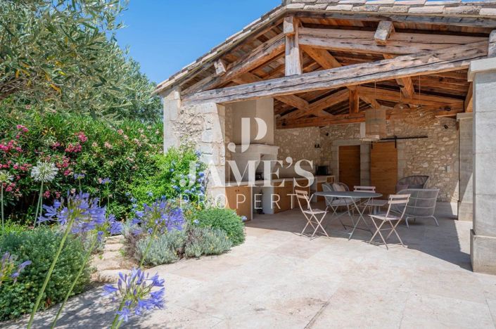 Image No.9-5 Bed House for sale