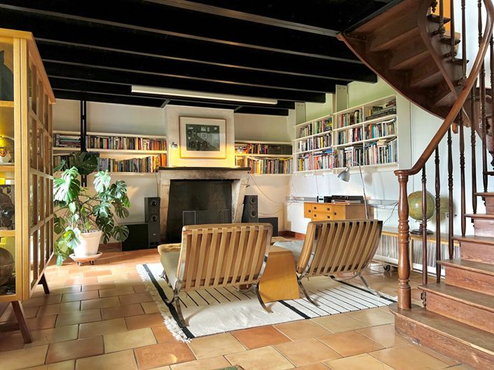 Image No.10-3 Bed House for sale