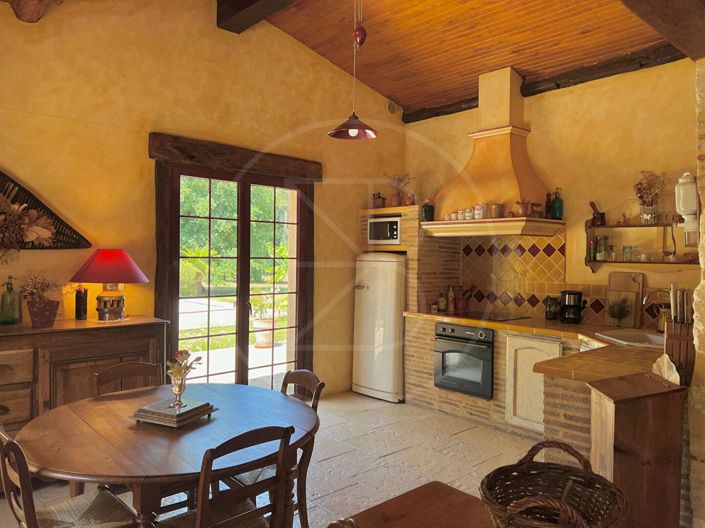 Image No.9-2 Bed House for sale