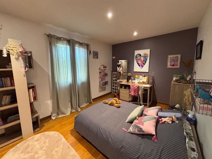 Image No.12-4 Bed House for sale