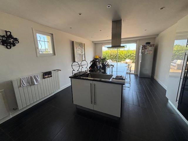 Image No.9-4 Bed House for sale