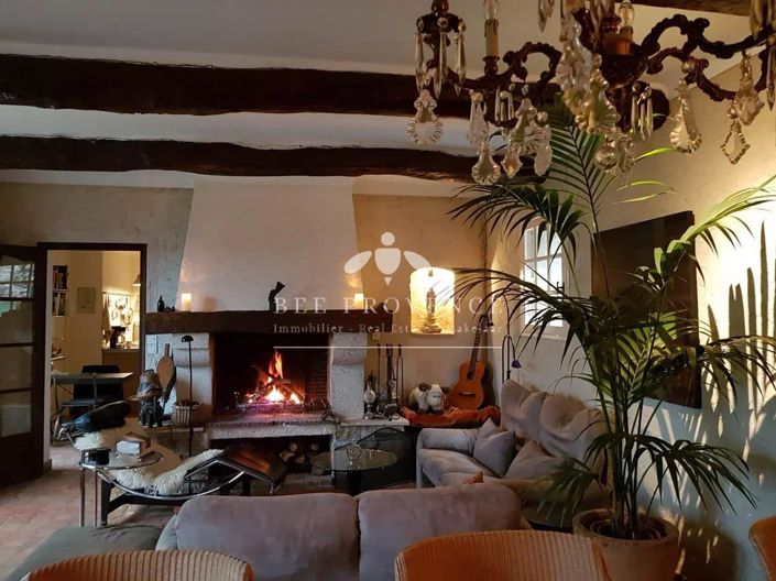 Image No.10-3 Bed House for sale