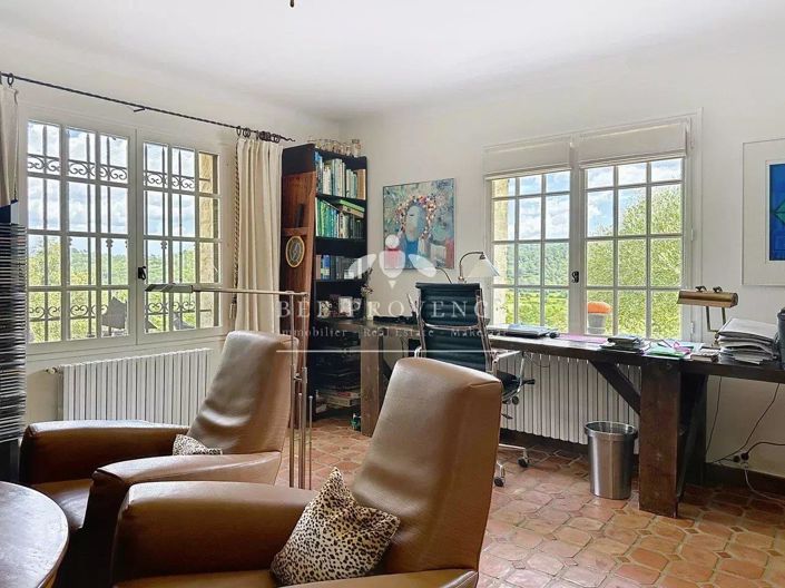 Image No.11-3 Bed House for sale