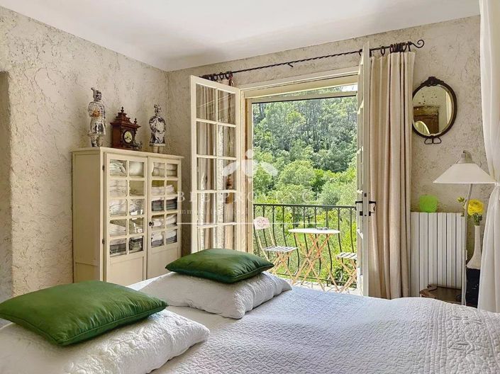 Image No.20-3 Bed House for sale