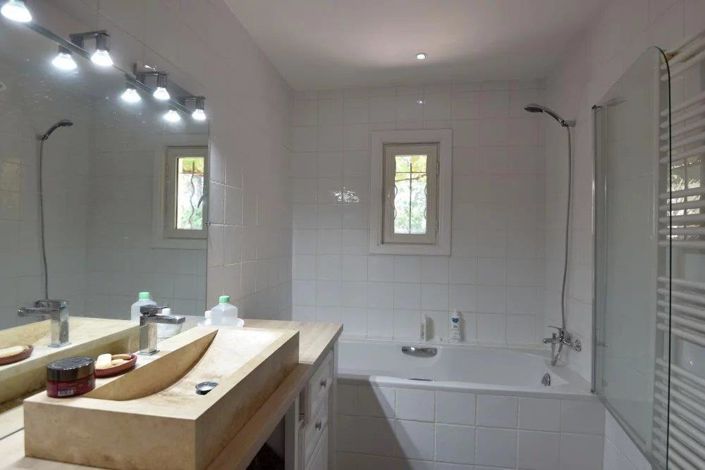 Image No.8-4 Bed House for sale