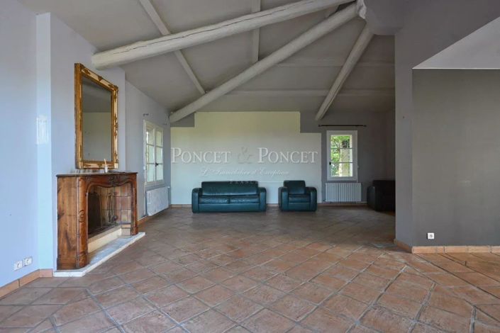 Image No.10-7 Bed House for sale