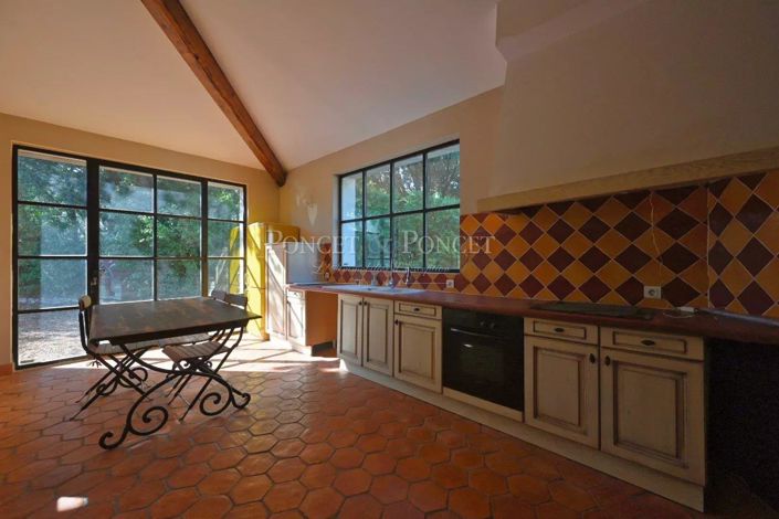 Image No.11-7 Bed House for sale