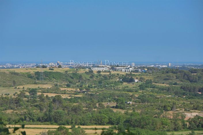 Image No.7-7 Bed House for sale