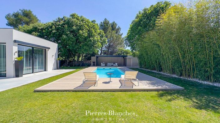 Image No.1-5 Bed House for sale