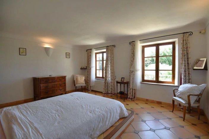 Image No.9-4 Bed House for sale