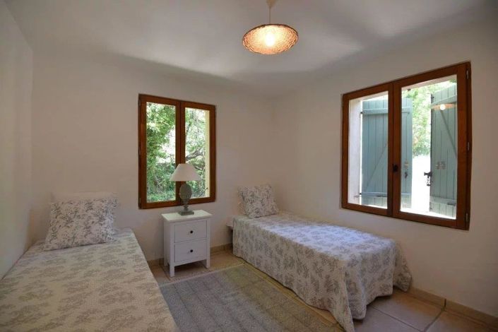 Image No.6-4 Bed House for sale