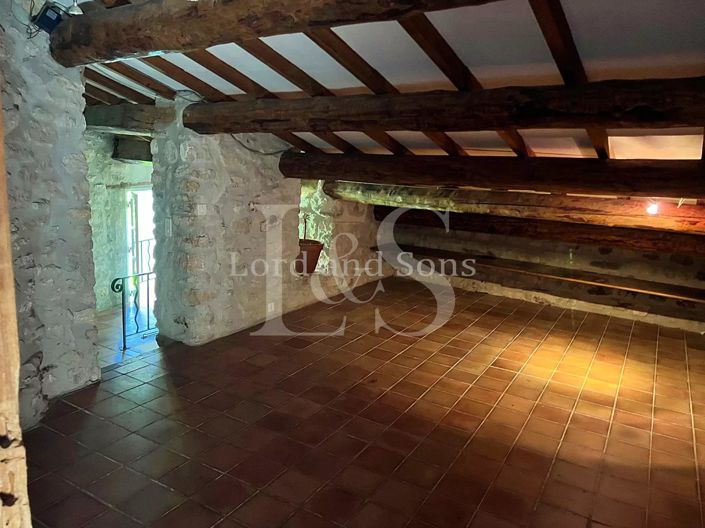 Image No.20-4 Bed House for sale