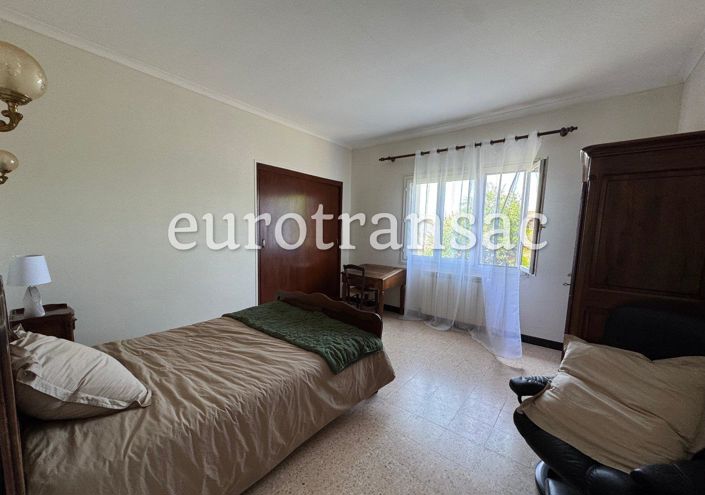 Image No.6-4 Bed House for sale