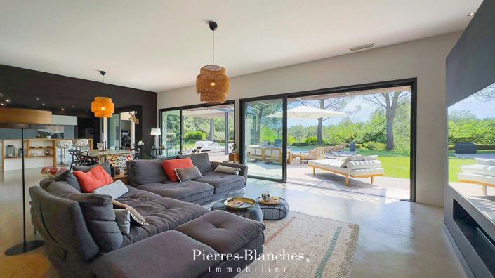 Image No.2-4 Bed House for sale