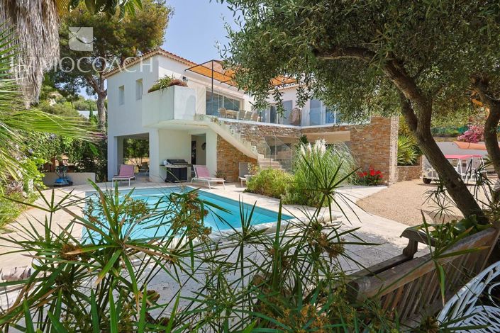 Image No.9-7 Bed House for sale