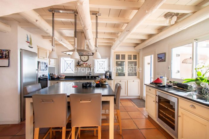 Image No.10-7 Bed House for sale