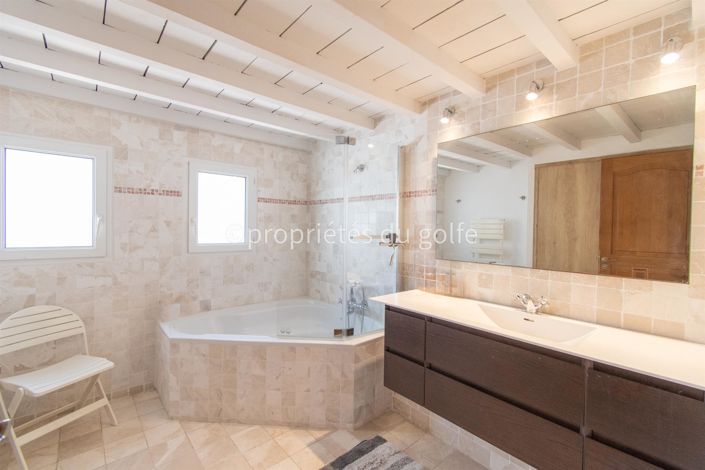 Image No.16-7 Bed House for sale