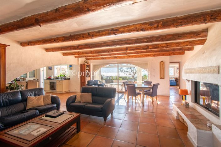 Image No.5-7 Bed House for sale