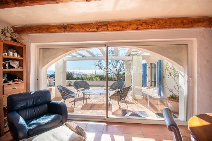 Image No.8-7 Bed House for sale