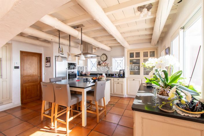 Image No.9-7 Bed House for sale