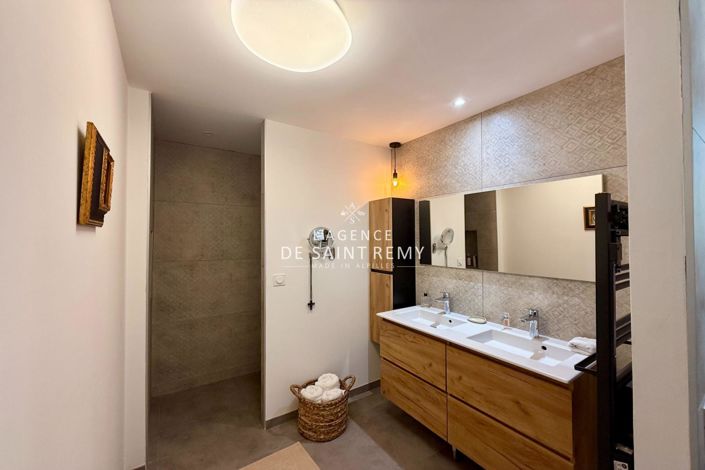 Image No.15-5 Bed House for sale