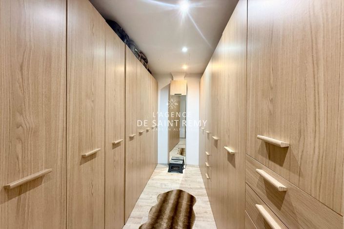 Image No.17-5 Bed House for sale