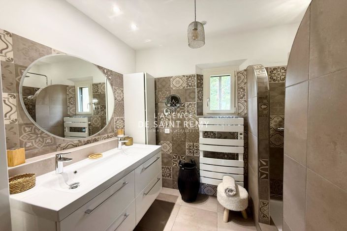 Image No.20-5 Bed House for sale