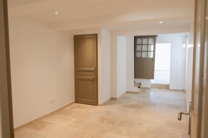 Image No.1-2 Bed House for sale