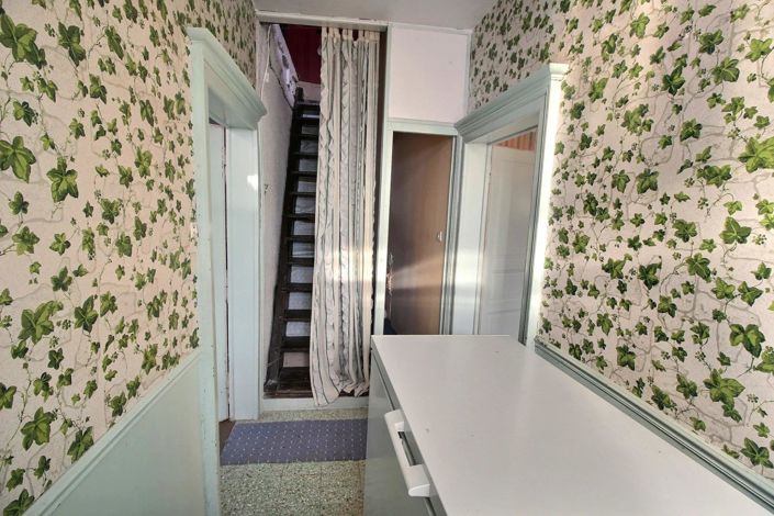 Image No.18-4 Bed House for sale